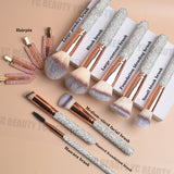 32-piece luxury diamond-encrusted makeup brush set, hairband, hairpin, eyelash comb, beauty egg, and storage bucket, best-selling.
